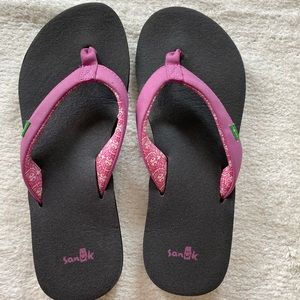 New with out tags Sanuk sandals! Size 8